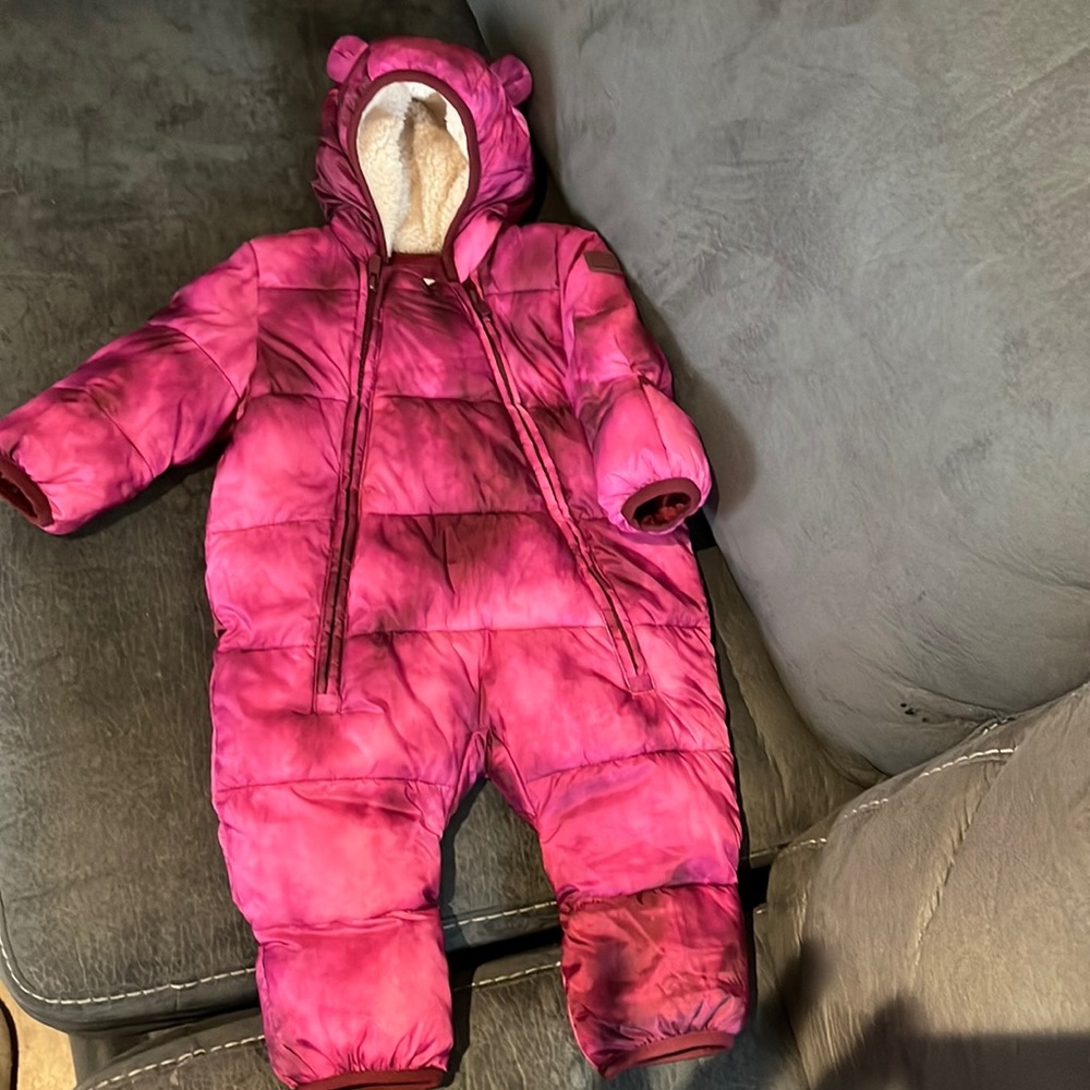 Baby gap limited edition 2022 lightly used, water proof,